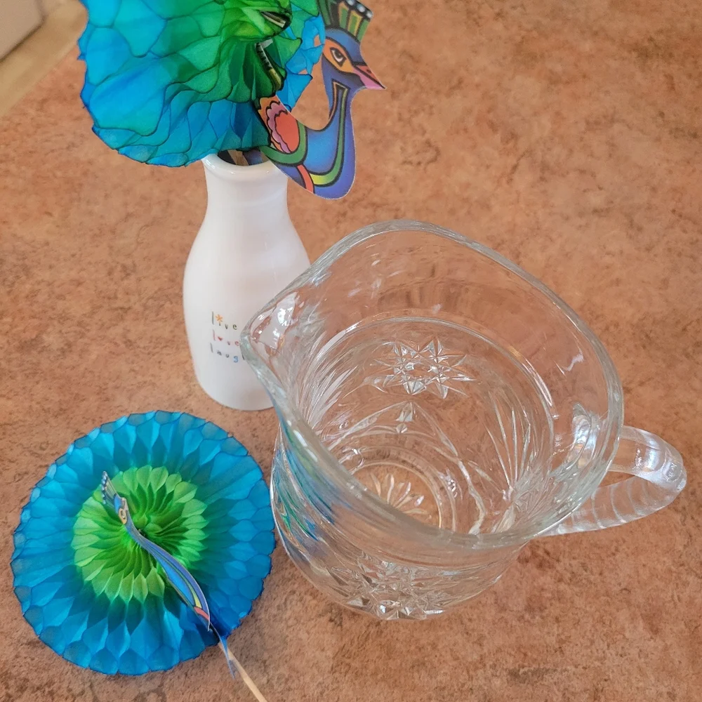 Small Starburst Glass Pitcher ~ Anchor Hocking? ~ Vintage '70s - '80s? ~ Pretty!